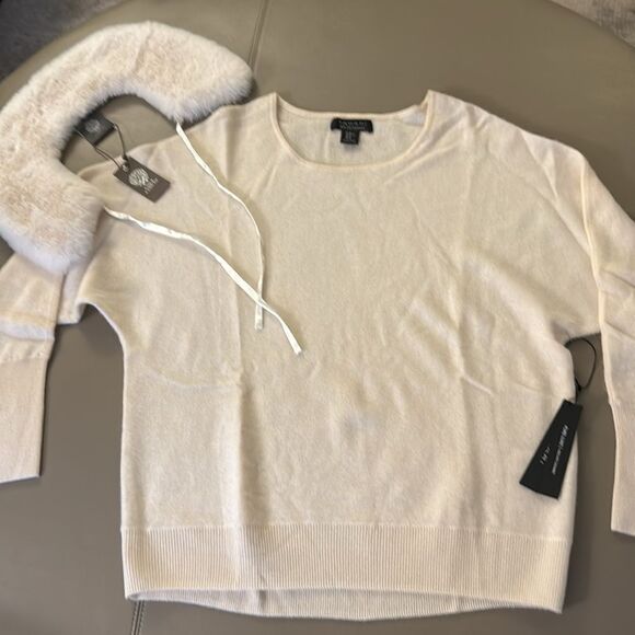 Tahari NWT 2 Ply Cashmere Sweater in Off White. Size XL. - Picture 1 of 8